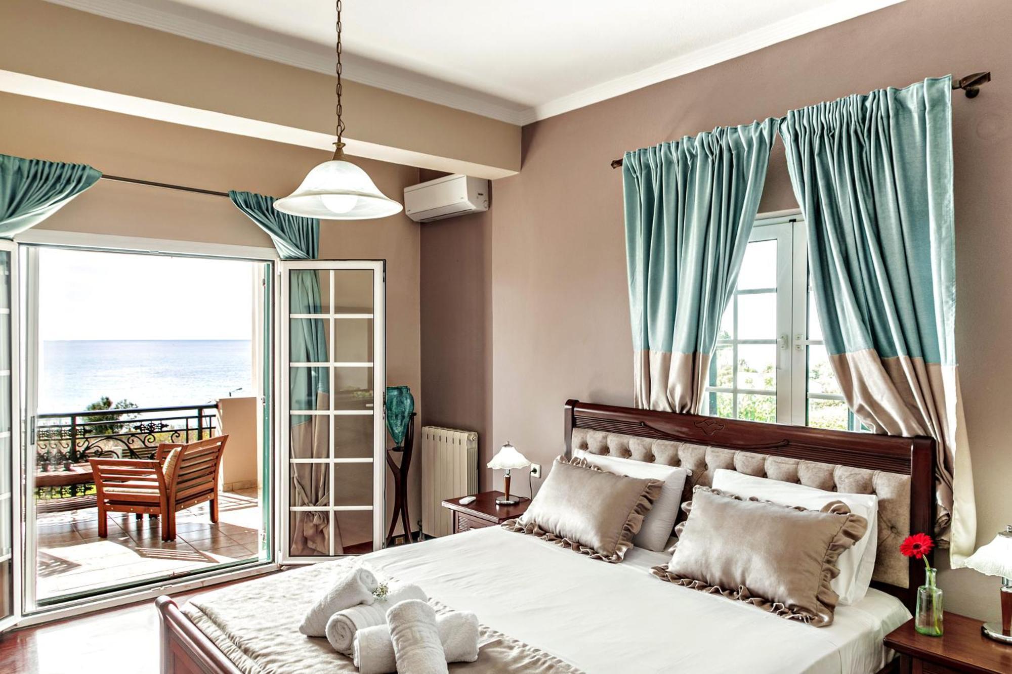 Skidi Beach House Ágios Matthaíos エクステリア 写真