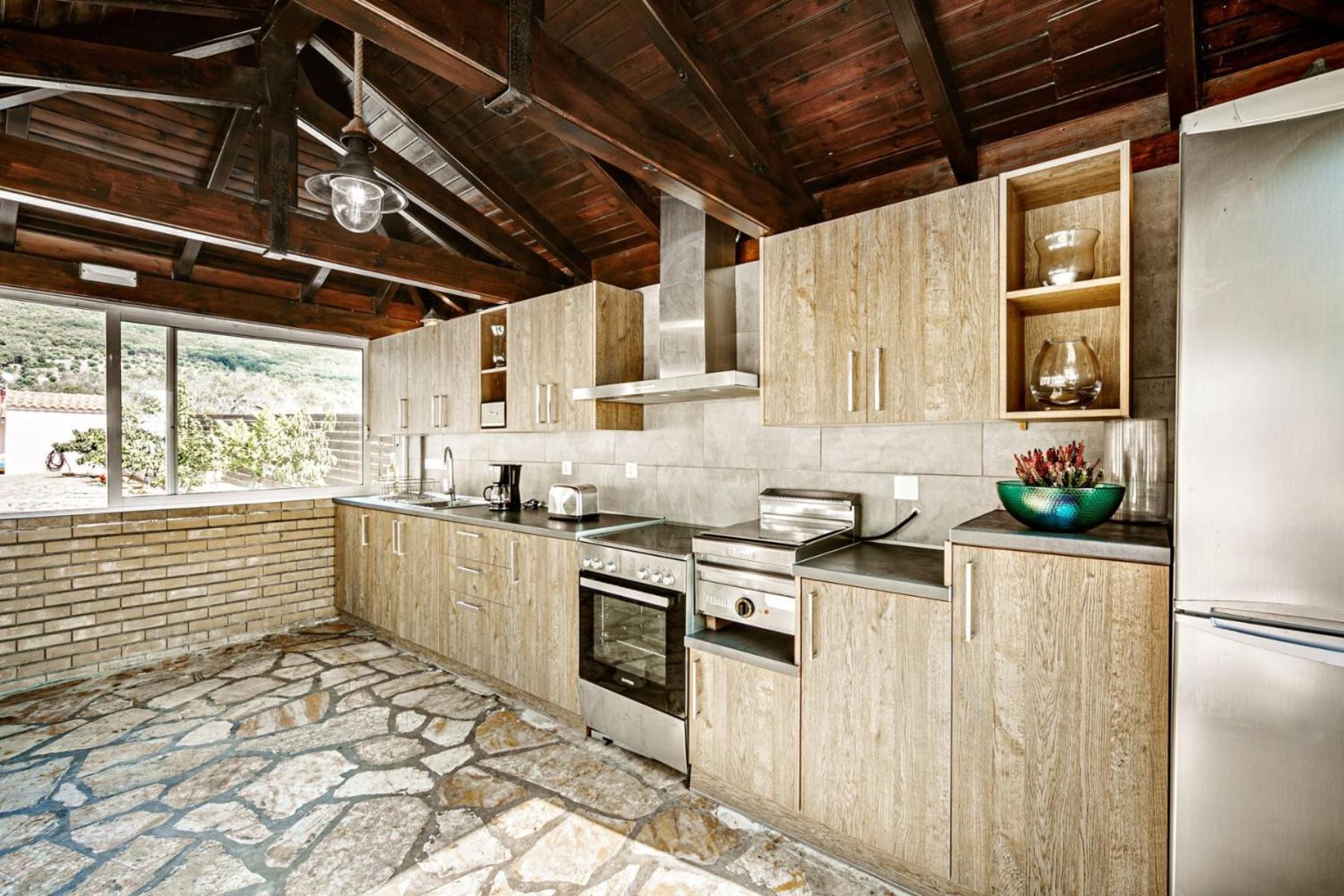 Skidi Beach House Ágios Matthaíos エクステリア 写真